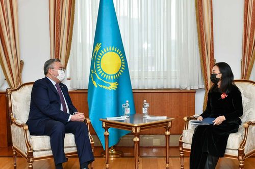 Lãnh đạo Bộ Ngoại giao và Hạ viện Kazakhstan tiếp Đại sứ Việt Nam chào từ biệt