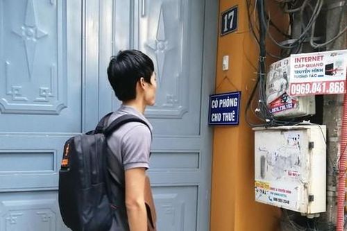 Chật vật tìm phòng trọ khi quay trở lại Hà Nội học tiếp Đại học