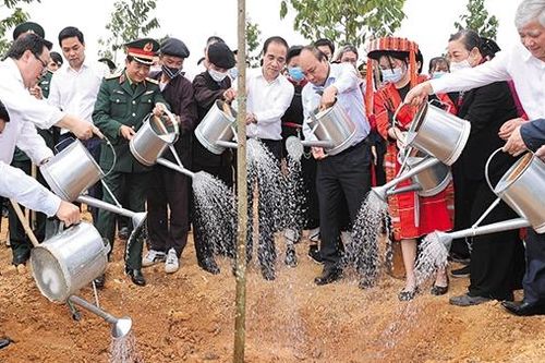 Chúng ta là con một nhà