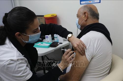 Israel thử nghiệm vaccine ngừa biến chủng Omicron