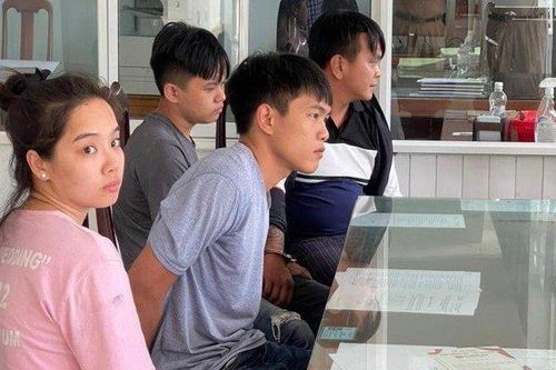 Bắt 4 đối tượng giết người đang trên đường bỏ trốn từ Tp.HCM ra Hà Nội