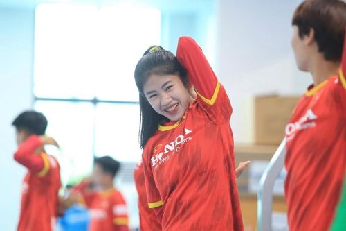 Huỳnh Như tiết lộ các biệt danh hài hước ở tuyển nữ Việt Nam: 'Thùy chó điên', 'Nhã Mỹ'