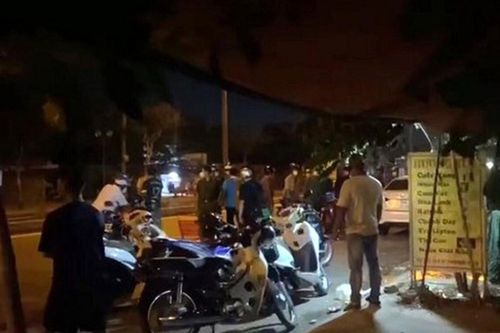 Lại thêm một vụ nổ súng ở TP HCM, cảnh sát ghi nhận 3 lỗ thủng trên thân ô tô