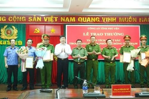 Khen thưởng Công an tỉnh Phú Yên đấu tranh làm rõ hành tung hung thủ giết người