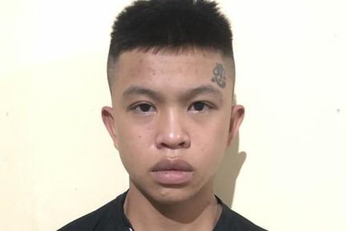 Xông vào quán cà phê đập phá, cướp tài sản vì nhìn nhầm đối thủ