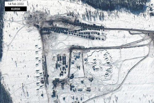 Ảnh vệ tinh cho thấy quân đội Nga vẫn hoạt động gần Ukraine