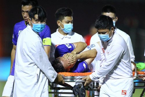Cầu thủ V.League được bảo hiểm chấn thương khi tập luyện