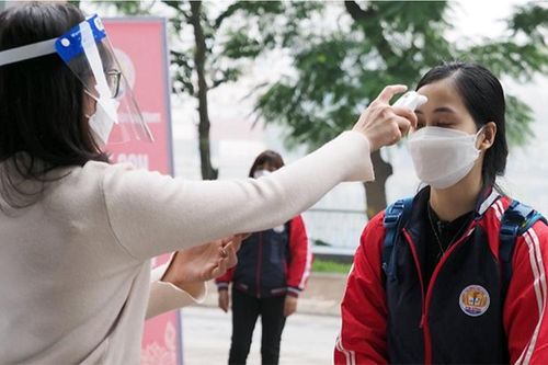 Hà Nội hoãn cho học sinh lớp 1 đến lớp 6 khu vực nội thành đến trường