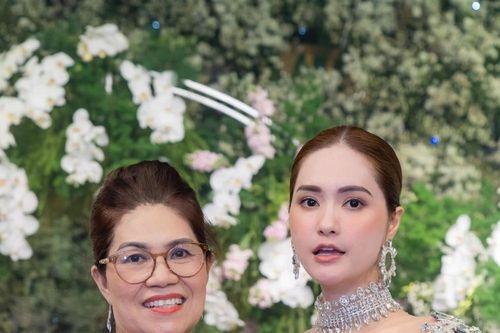 'Nữ đại gia quận 7' lộ nhan sắc phụ huynh, netizen nhận xét gì?