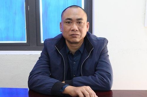 Chủ quán cà phê điều nhân viên nữ bán dâm cho khách