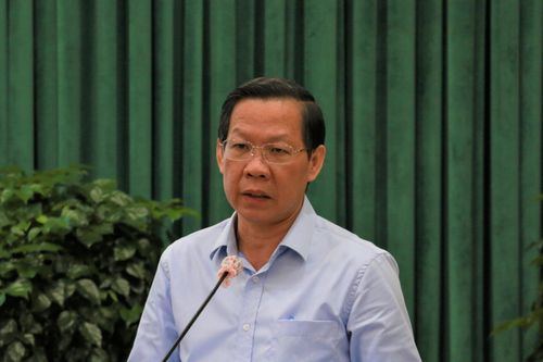 Chủ tịch TP.HCM: 'Còn cán bộ thu mình, trốn tránh khi gặp khó'