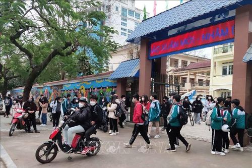 Không vì ca mắc COVID-19 gia tăng mà đóng cửa trường học
