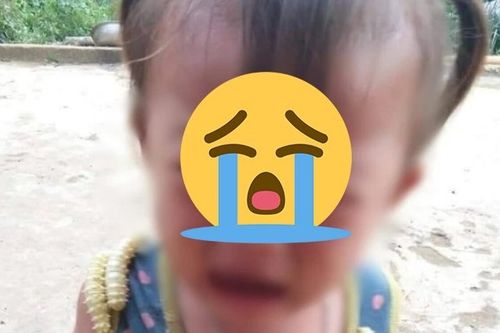 Thả tằm bò lúc nhúc trên người con gái rồi chụp ảnh đăng MXH, phụ huynh làm dấy lên cuộc tranh cãi