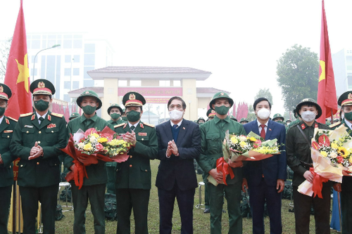 Thứ trưởng Bộ Quốc phòng Nguyễn Tân Cương dự lễ giao, nhận quân tỉnh Phú Thọ