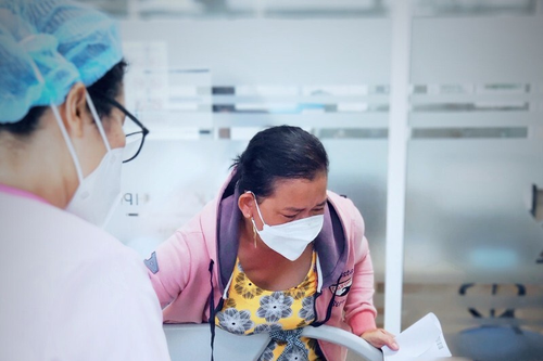 Uống nước ngọt quá nhiều, bé gái 13 tuổi phải nhập viện cấp cứu