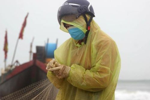 Ngư dân ra biển đầu năm, tàu cập bờ là 'cháy hàng'