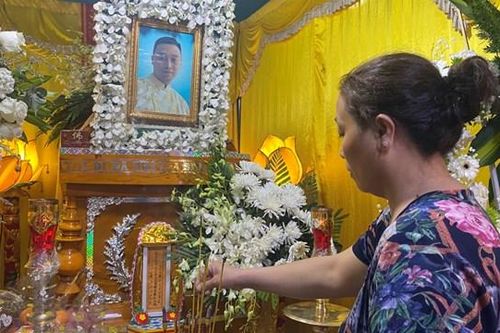 Quặn lòng trước hoàn cảnh của thanh niên bị nhóm côn đồ 'đâm nhầm'