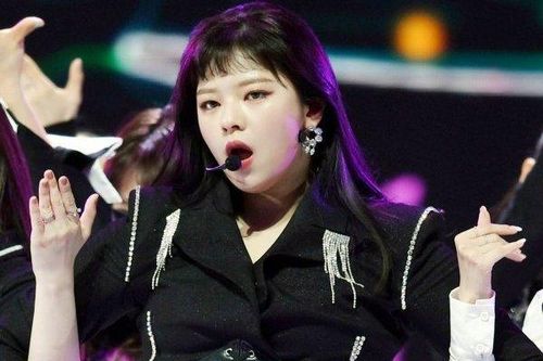 Jeong Yeon trở lại với nhóm TWICE sau thời gian trị bệnh