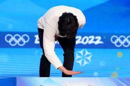 Nhà vô địch Olympic đòi đánh đối thủ Hàn Quốc vì hành động lau bục