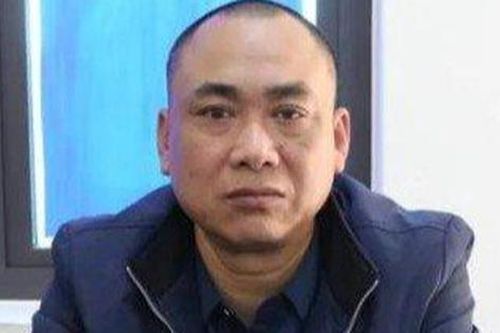 Tạm giữ ông chủ 'biến' nhân viên thành 'gái bán hoa'