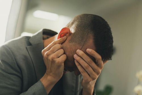 Lên cơn loạn thần sau khi uống thuốc kháng sinh