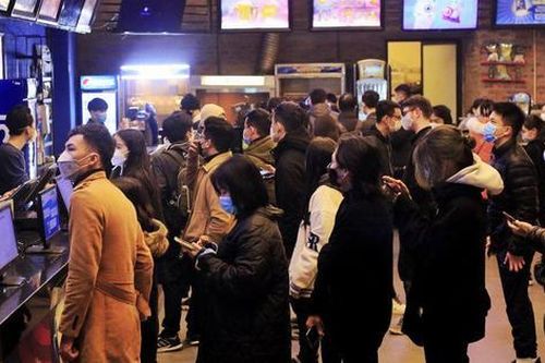 Rạp chiếu phim, sân khấu hối hả 'sáng đèn'