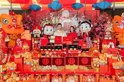 Ái nữ nhà tỷ phú Singapore tổ chức lễ ăn hỏi ngập mùi tiền, 15 thỏi vàng, đồ hiệu nhiều không đếm xuể