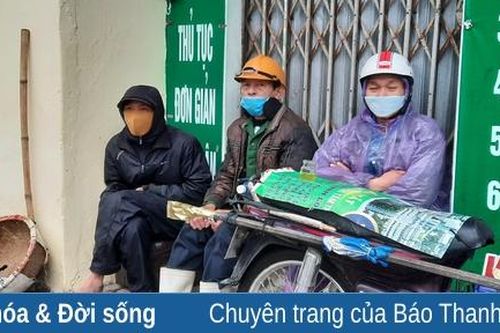 Nhọc nhằn mưu sinh dưới tiết trời lạnh buốt