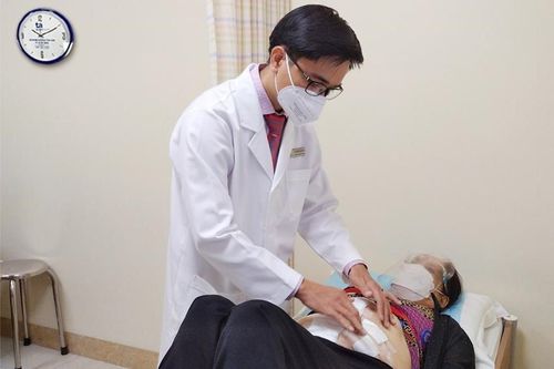 10 ngày xử lý khối u lớn, thoát vị ngoài thành bụng hiếm gặp