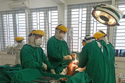 Sơn La cấp cứu thành công bệnh nhân bị tai nạn giao thông mắc Covid-19