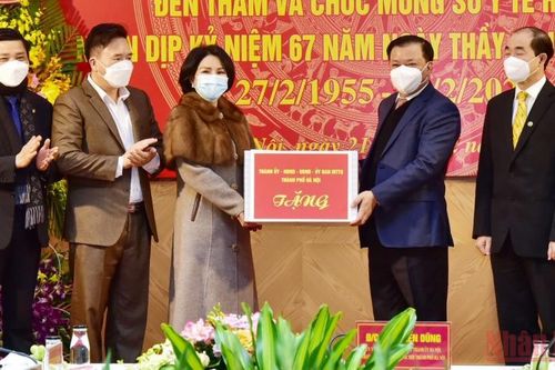 Nâng cao chất lượng phục vụ, xây dựng hình ảnh y tế Thủ đô