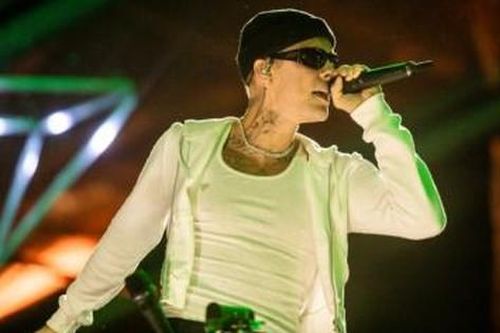 Justin Bieber buộc tạm dừng chuyến lưu diễn thế giới vì nhiễm COVID-19