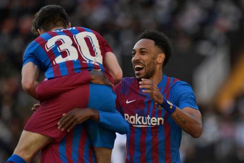 Barcelona thăng hoa nhờ cú đúp của Aubameyang