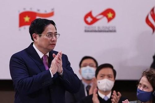 Thủ tướng dự Phiên cấp cao Diễn đàn doanh nghiệp Việt Nam thường niên