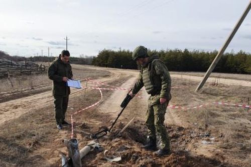 Một trạm kiểm soát biên giới của Nga bị phá hủy bởi đạn pháo từ Ukraine