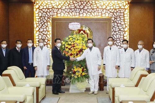 Trưởng ban Tuyên giáo Trung ương thăm, chúc mừng nhân Ngày Thầy thuốc Việt Nam