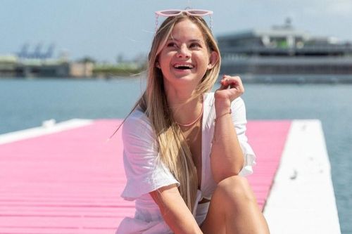 Cô gái mắc hội chứng Down trở thành người mẫu của Victoria's Secret
