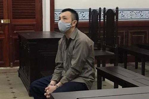 Tưới xăng đốt nhà anh họ có 10 người đang ngủ vì... ganh ghét giàu hơn mình