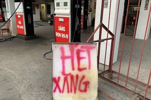 Hàng loạt cửa hàng trên cả nước ngừng hoạt động vì hết xăng
