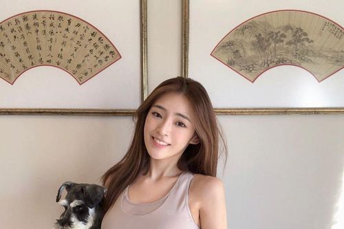 Á hậu bị gọi là Vi Tiểu Bảo phiên bản nữ ở showbiz Hong Kong
