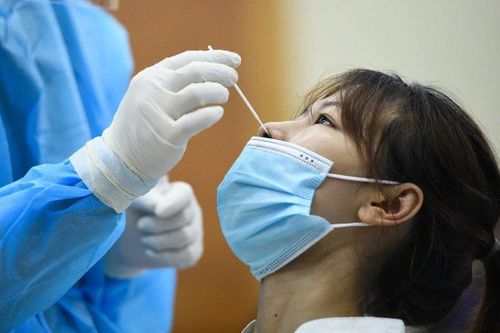 Dân văn phòng kêu tốn kém vì phải bỏ tiền triệu mua kit test