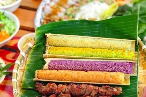 Món thịt nướng ống tre thơm ngon khi ăn cùng cơm lam