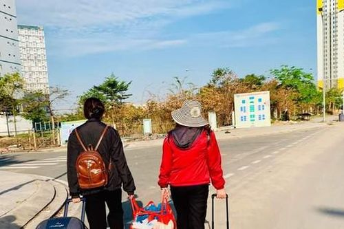 Trường bất ngờ quay lại hình thức học online, sinh viên lao đao vì lỡ cọc tiền thuê trọ
