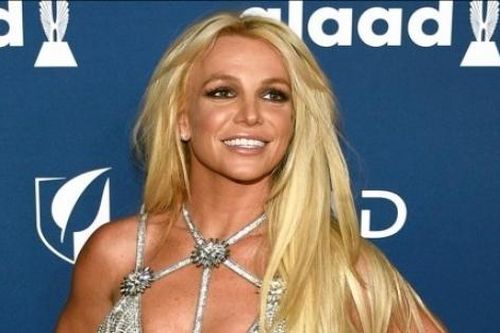 Britney Spears ký hợp đồng phá kỷ lục, xuất bản tự truyện 'kể hết' cuộc đời mình
