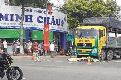Nam sinh viên bị xe tải cán tử vong