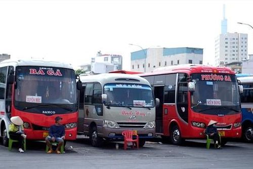 Giá xăng dầu cao kỷ lục: Doanh nghiệp vận tải điêu đứng