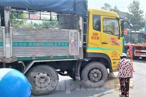 Nam sinh viên năm nhất bị xe tải cán chết trên đường về nhà