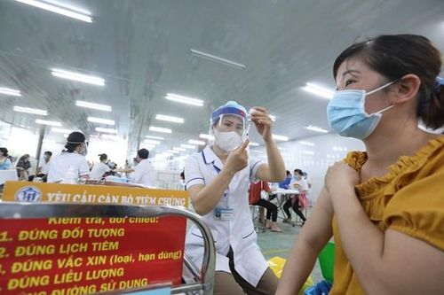 Thành phố Hà Nội tri ân lực lượng tuyến đầu chống dịch COVID-19