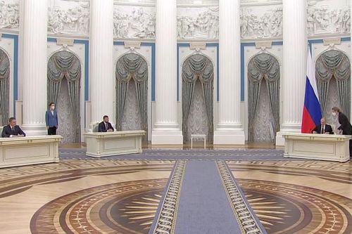 Phe đối lập miền đông Ukraine phê chuẩn 'Hiệp ước hữu nghị' với Nga