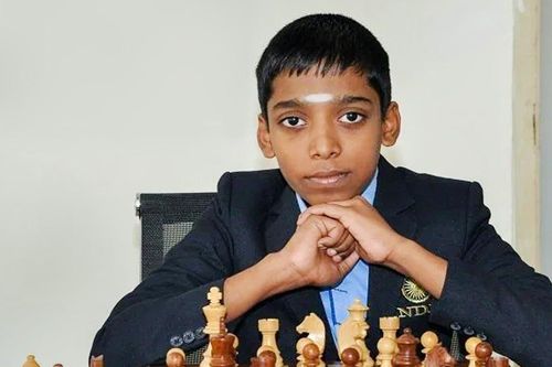 Kiện tướng cờ vua tuổi teen Ấn Độ 'hạ đo ván' nhà vô địch thế giới M.Carlsen